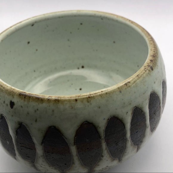 [vintage] Artist Signed Pottery Bowl Dish - Picture 7 of 13